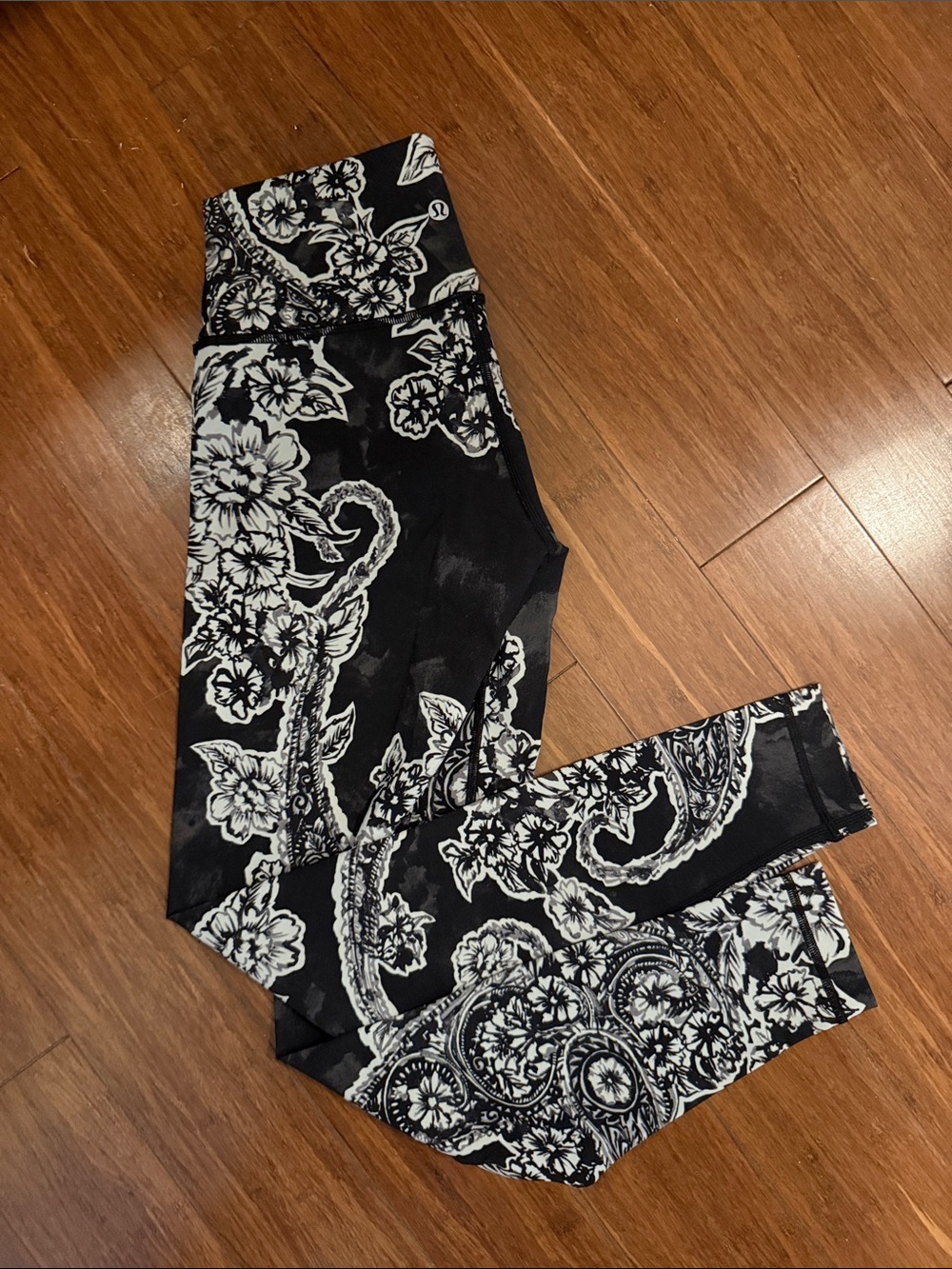 lululemon athletica Black & White Floral Paisley Leggings
